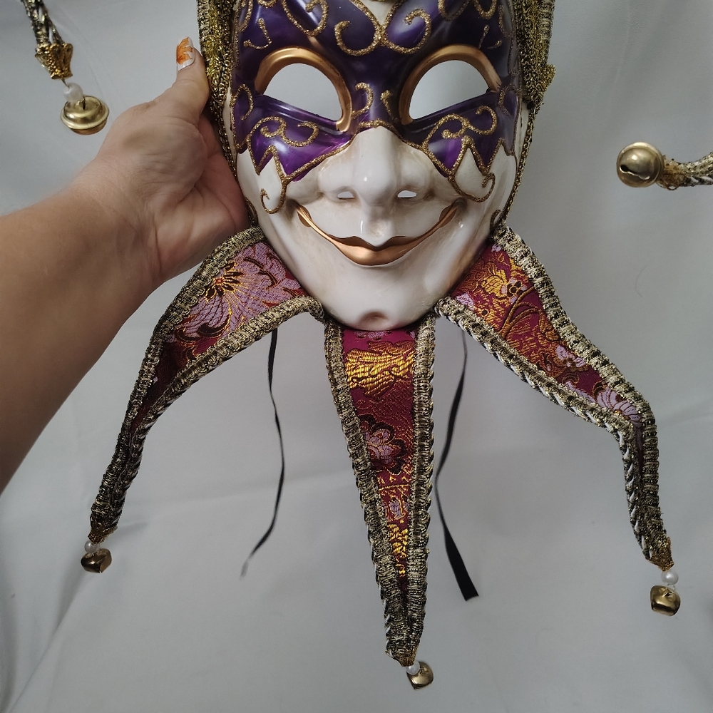 ♣️Elegant Venetian Jester Mask with Purple and Gold Accents - Picture 6 of 11
